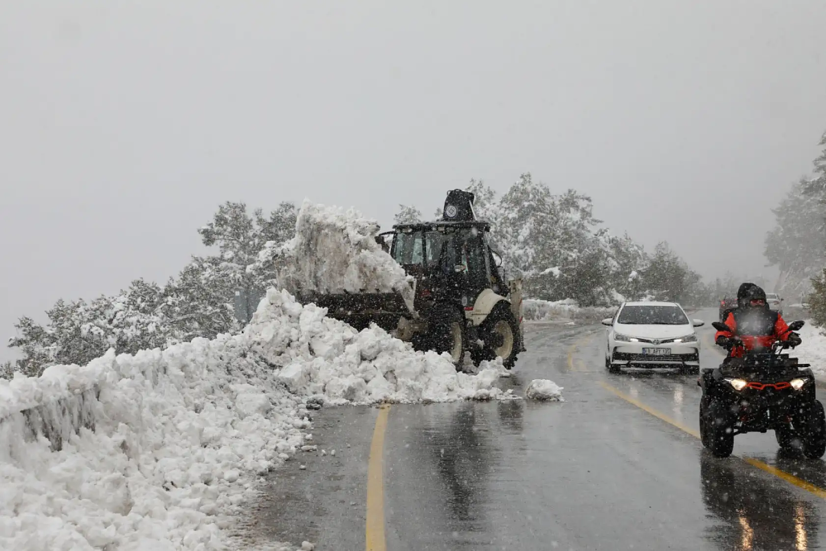Beyaza Bürünen Muğla'da Yollar Ulaşıma Açıldı