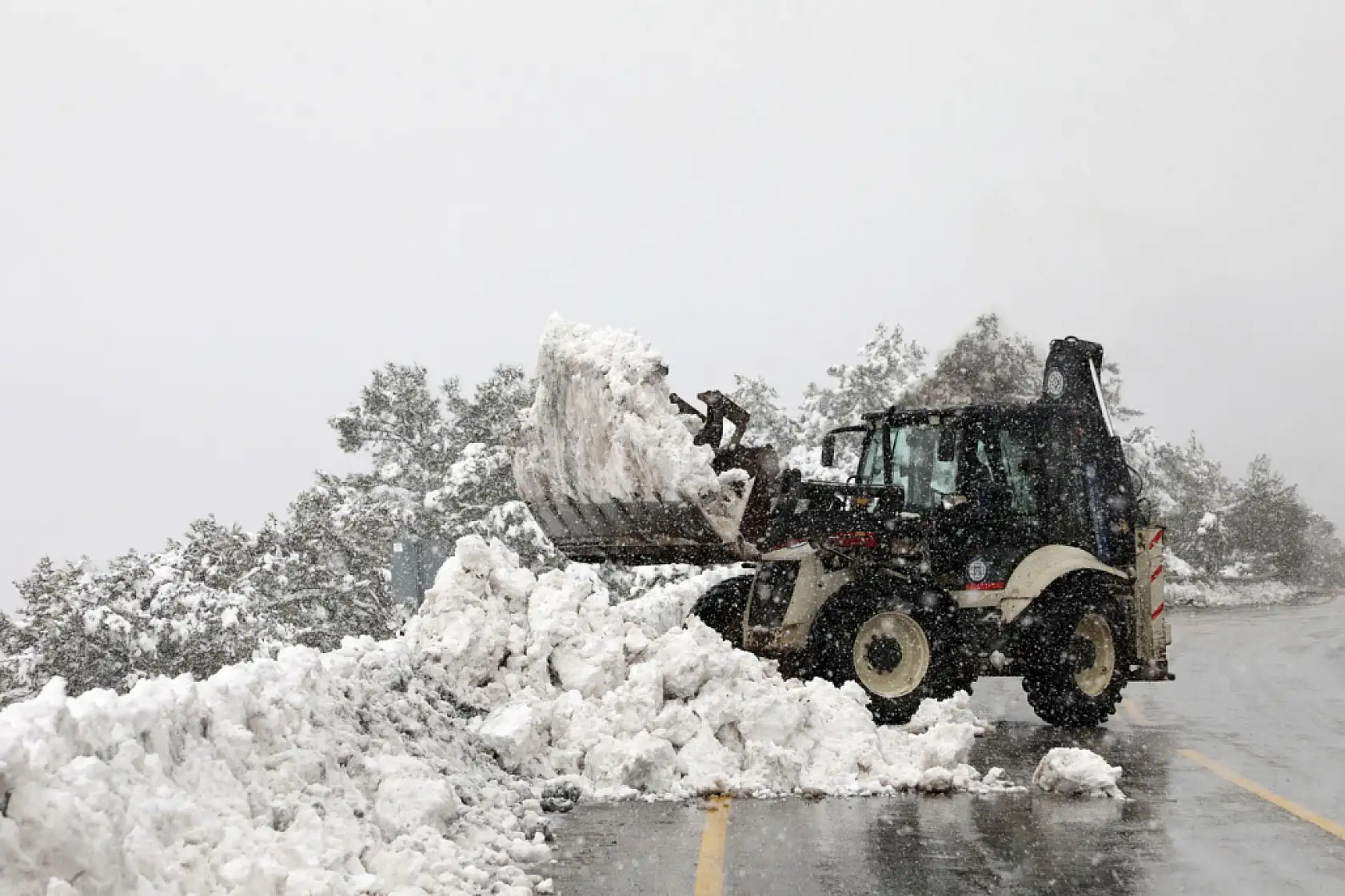 Beyaza Bürünen Muğla'da Yollar Ulaşıma Açıldı