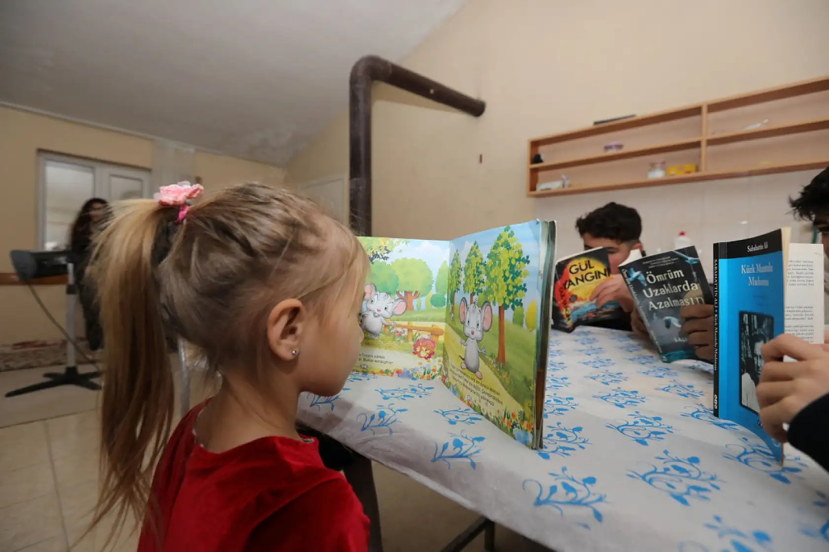 Muğla Büyükşehir'den Kırsaldaki Çocuklara Kitap Desteği