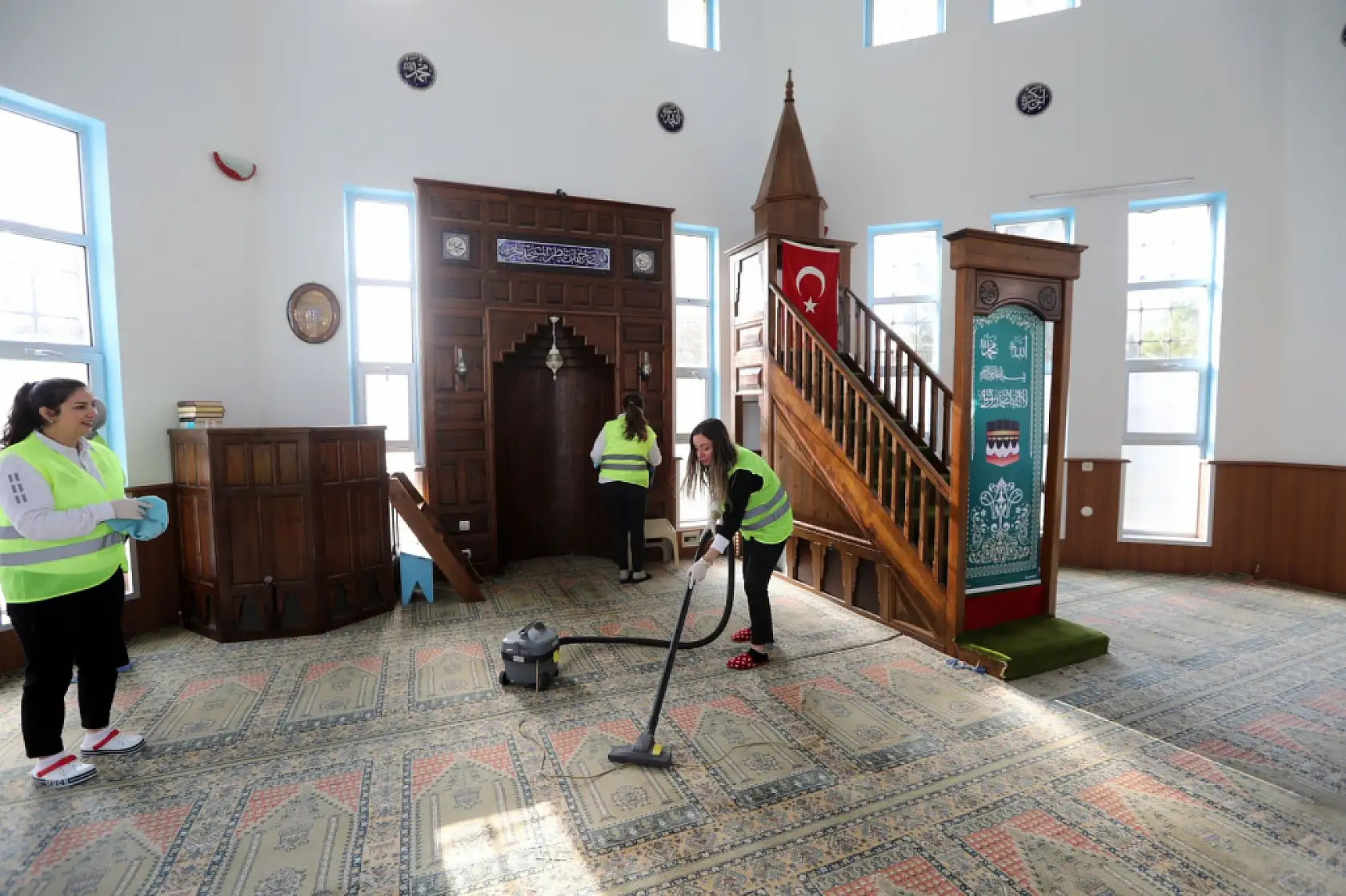 Muğla Büyükşehir'den camilerde Ramazan temizliği