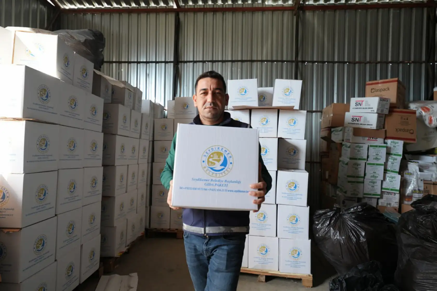 Seydikemer Belediyesi'nden Ramazan Ayı'nda 2000 aileye gıda yardımı