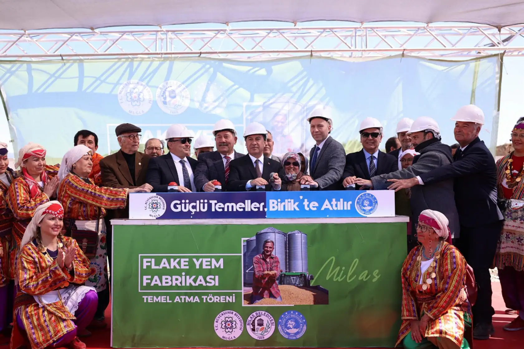 Büyükşehir Belediyesi'nden Hayvancılığa Büyük Destek: Flake Yem Üretim Tesisi'nin Temeli Atıldı