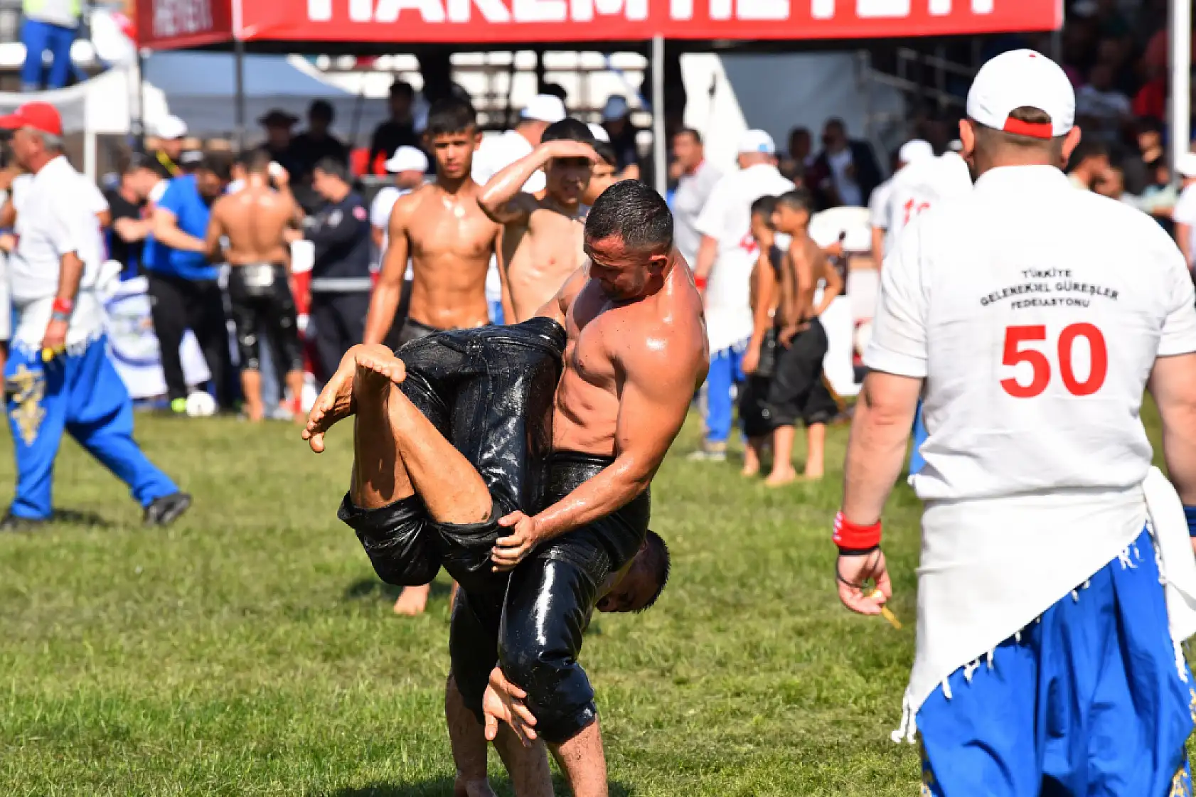 Fethiye'de Başpehlivanlar Er Meydanında