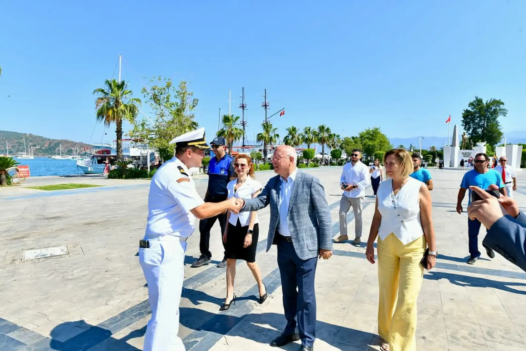 Fethiye'de Türkiye Çevre Haftası'nda çelenk sunumu