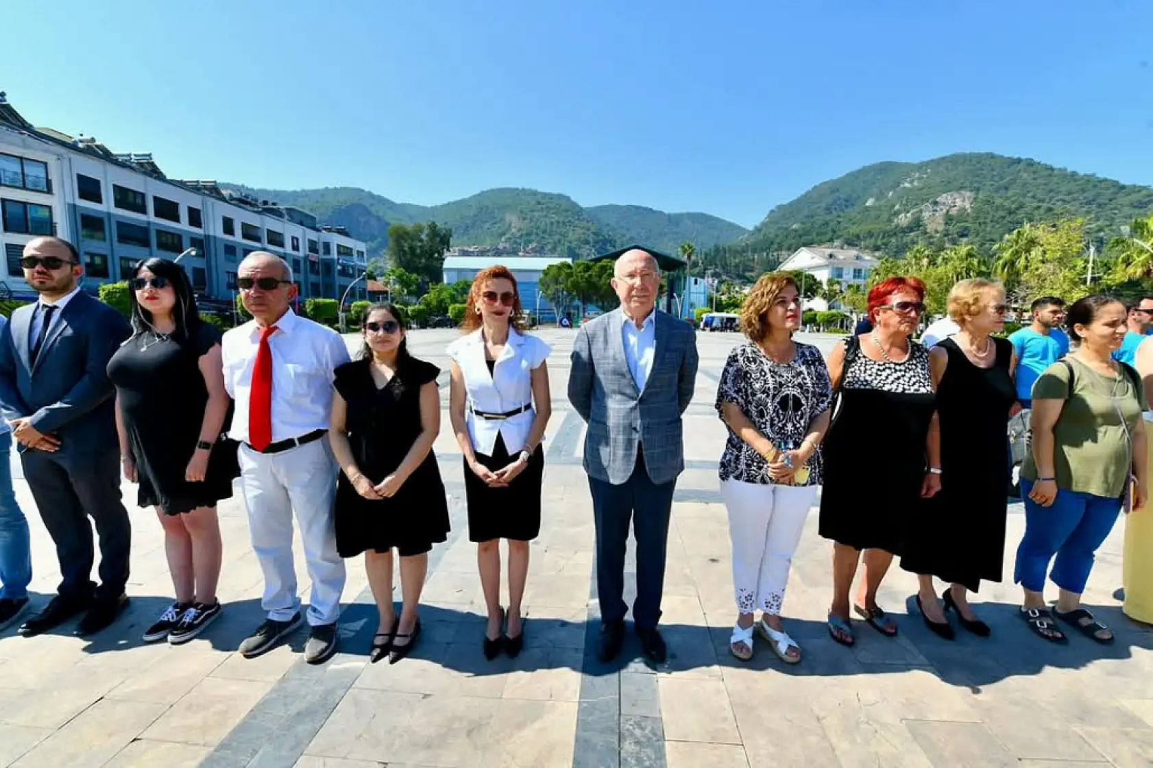 Fethiye'de Türkiye Çevre Haftası'nda çelenk sunumu