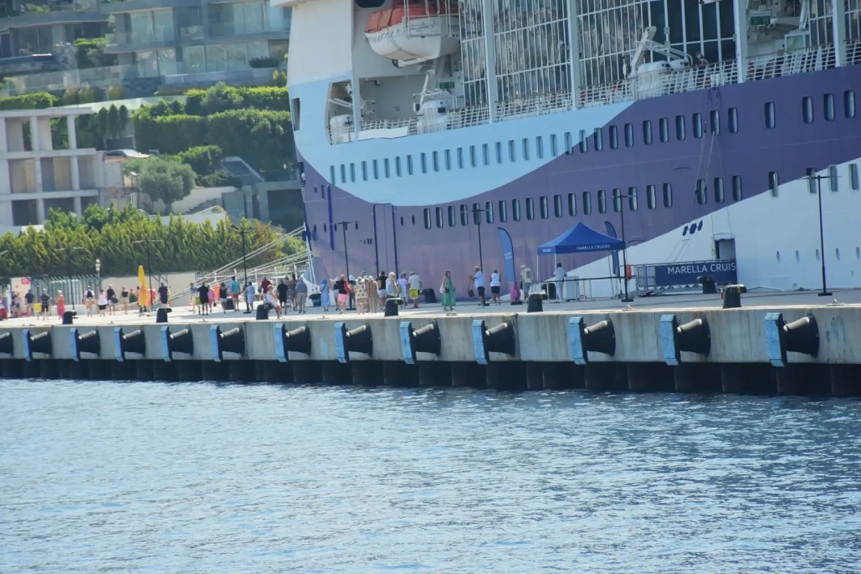 Marella Discovery 2 kruvaziyeri 1708 yolcusuyla Bodrum'a geldi