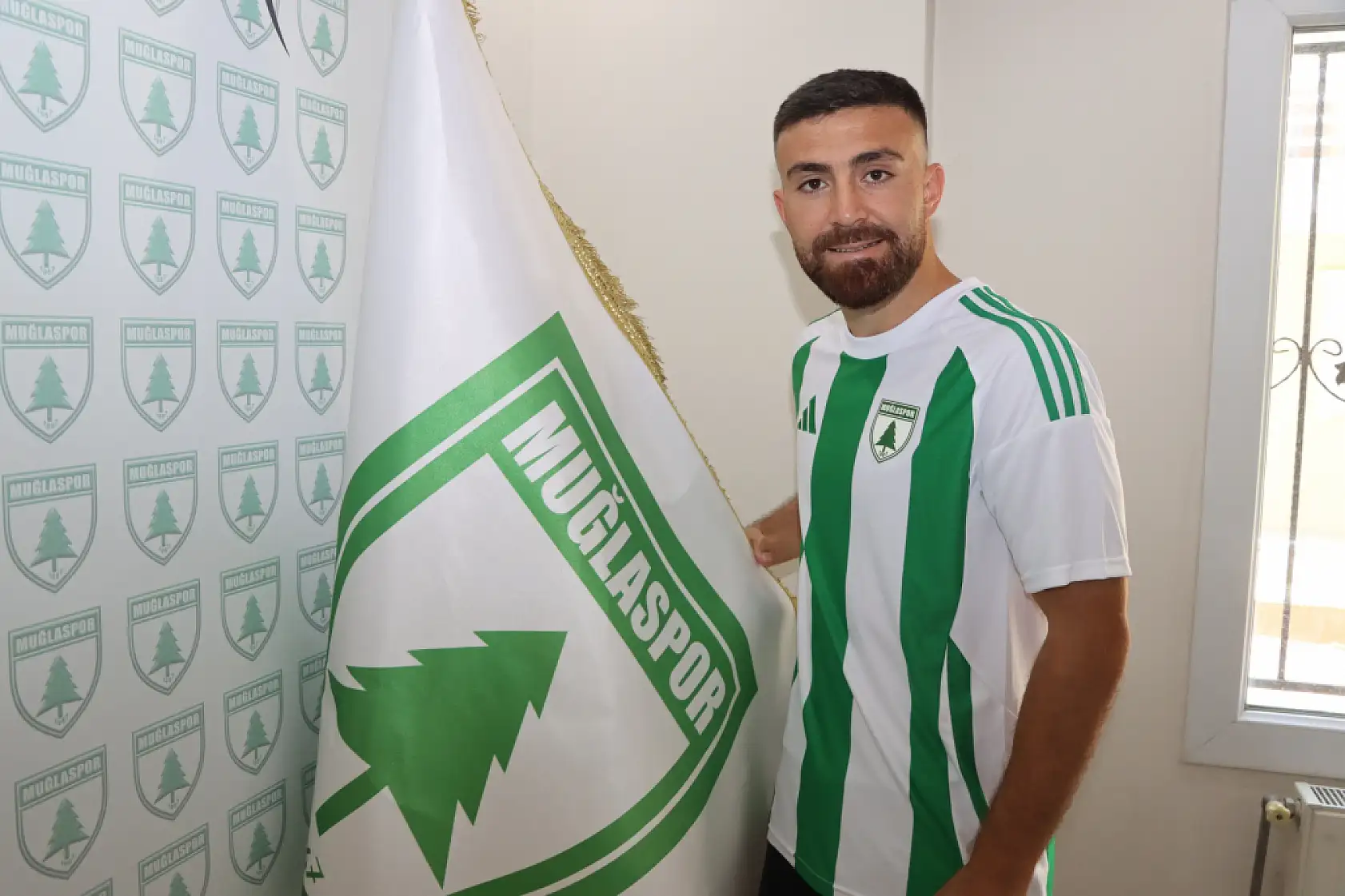 Muğlaspor, Orta Sahasını Abdurrahman Canlı ile Güçlendirdi