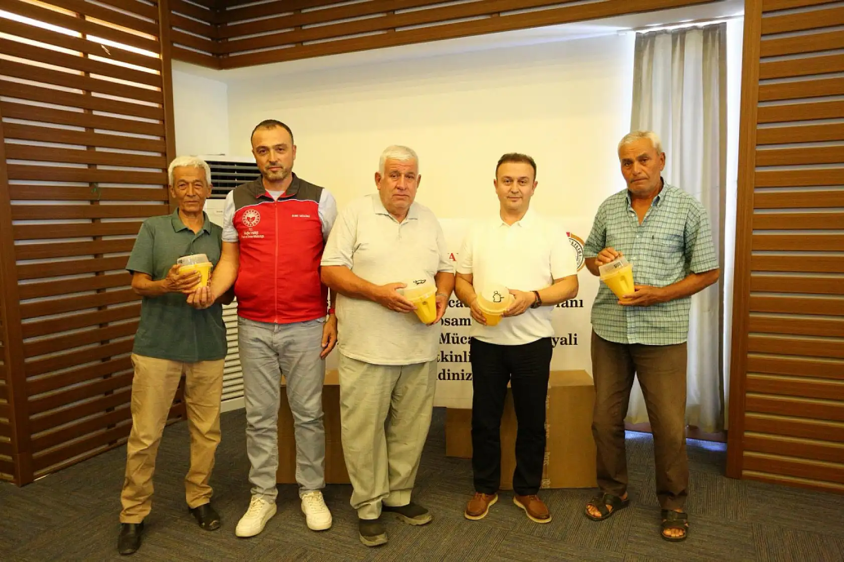 Muğla'da Narenciye Üreticilerine Tuzak Desteği