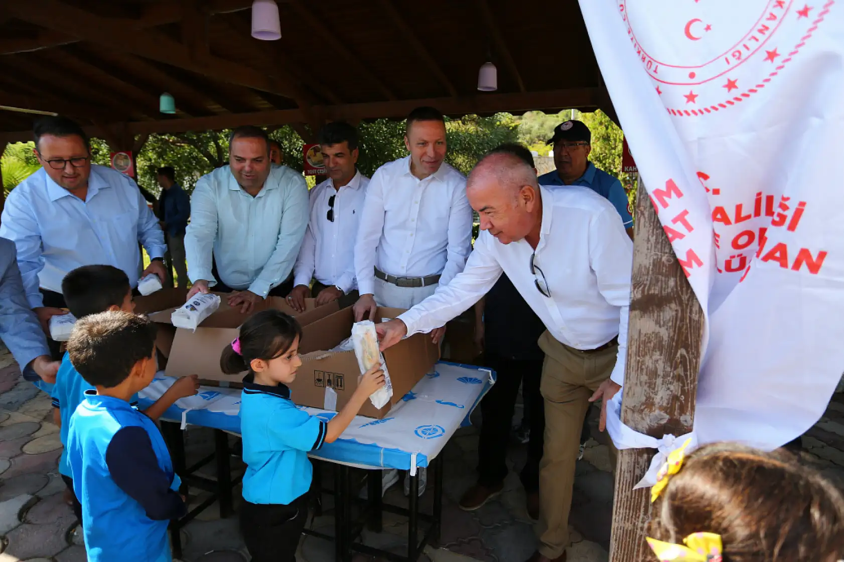 Milas Boğaziçi'nde 160 Bin Yavru Balık Denizle Buluştu