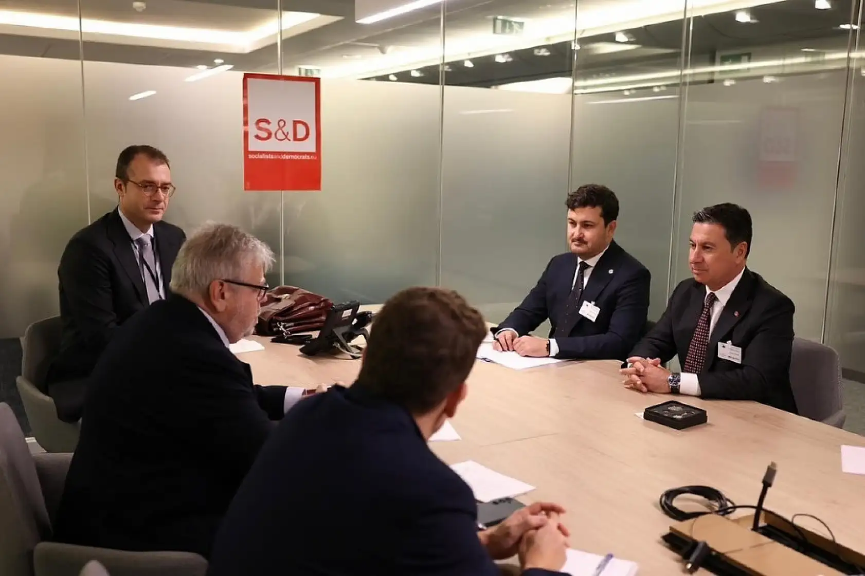 Başkan Aras'tan Brüksel'de Demokrasi, İklim ve Sürdürülebilirlik Temasları