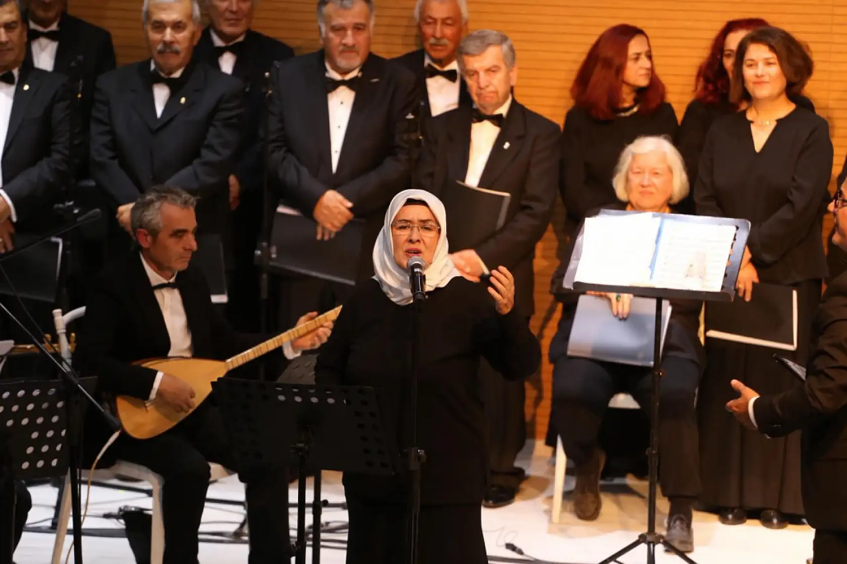 Fethiye Güzel Sanatlar Derneği Kaş'ta Atatürk'ü sevdiği eserlerle andı