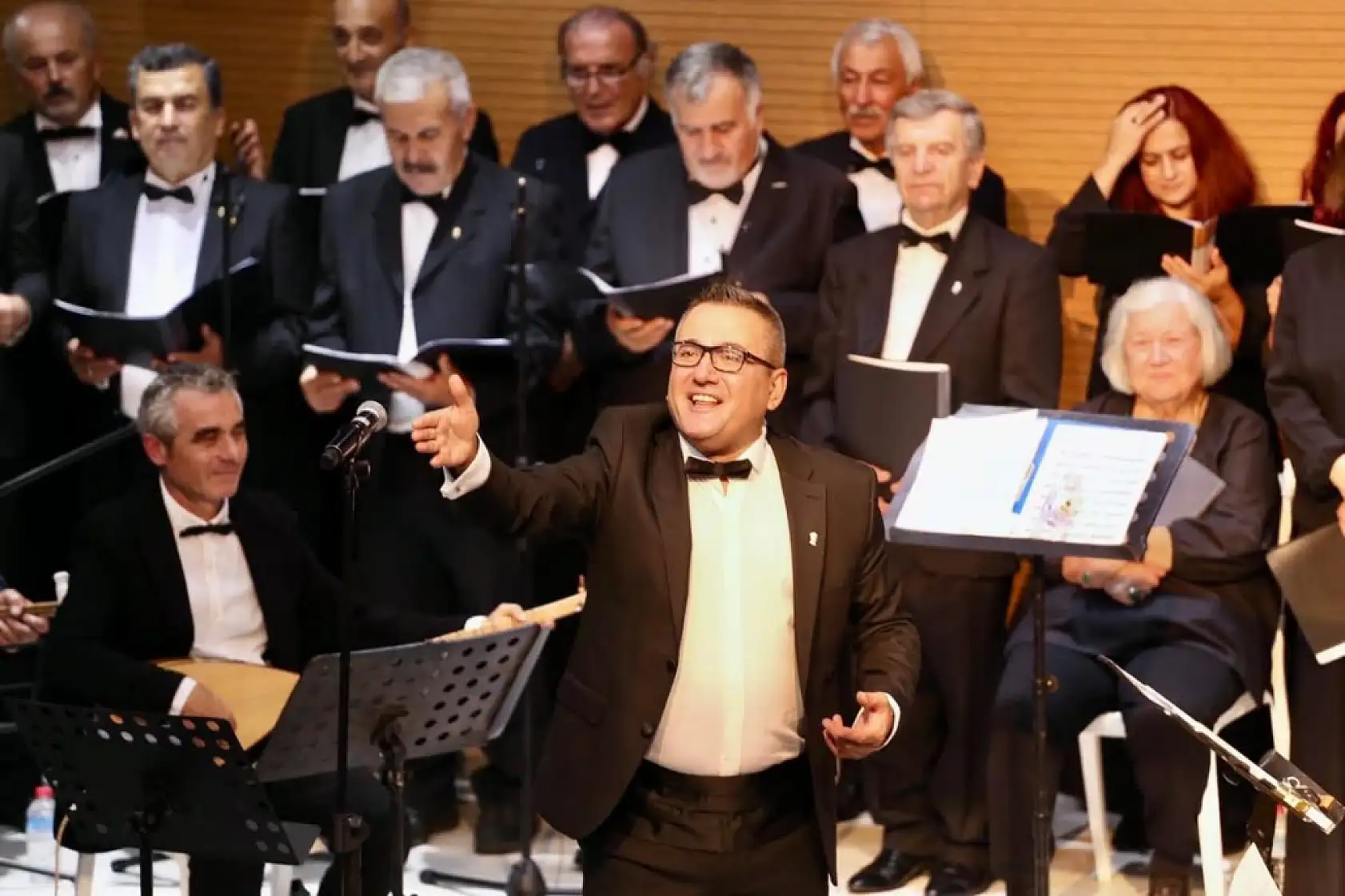 Fethiye Güzel Sanatlar Derneği Kaş'ta Atatürk'ü sevdiği eserlerle andı