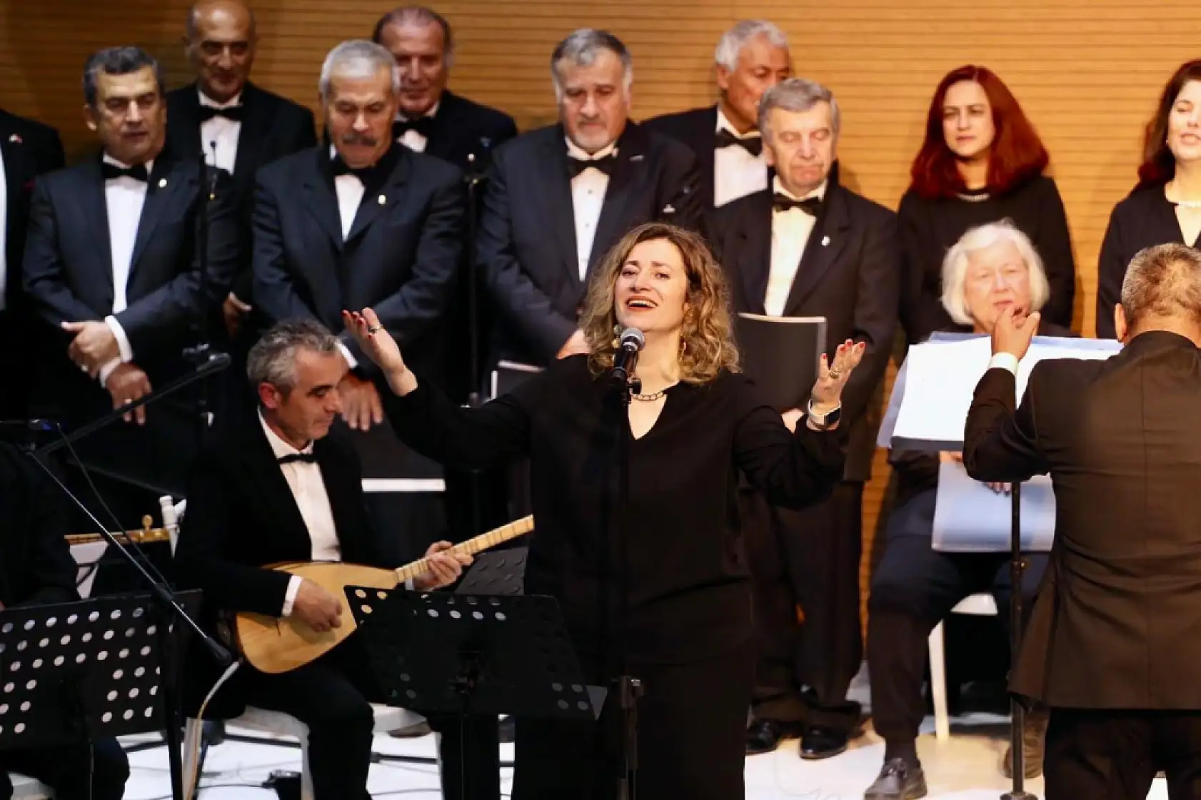 Fethiye Güzel Sanatlar Derneği Kaş'ta Atatürk'ü sevdiği eserlerle andı