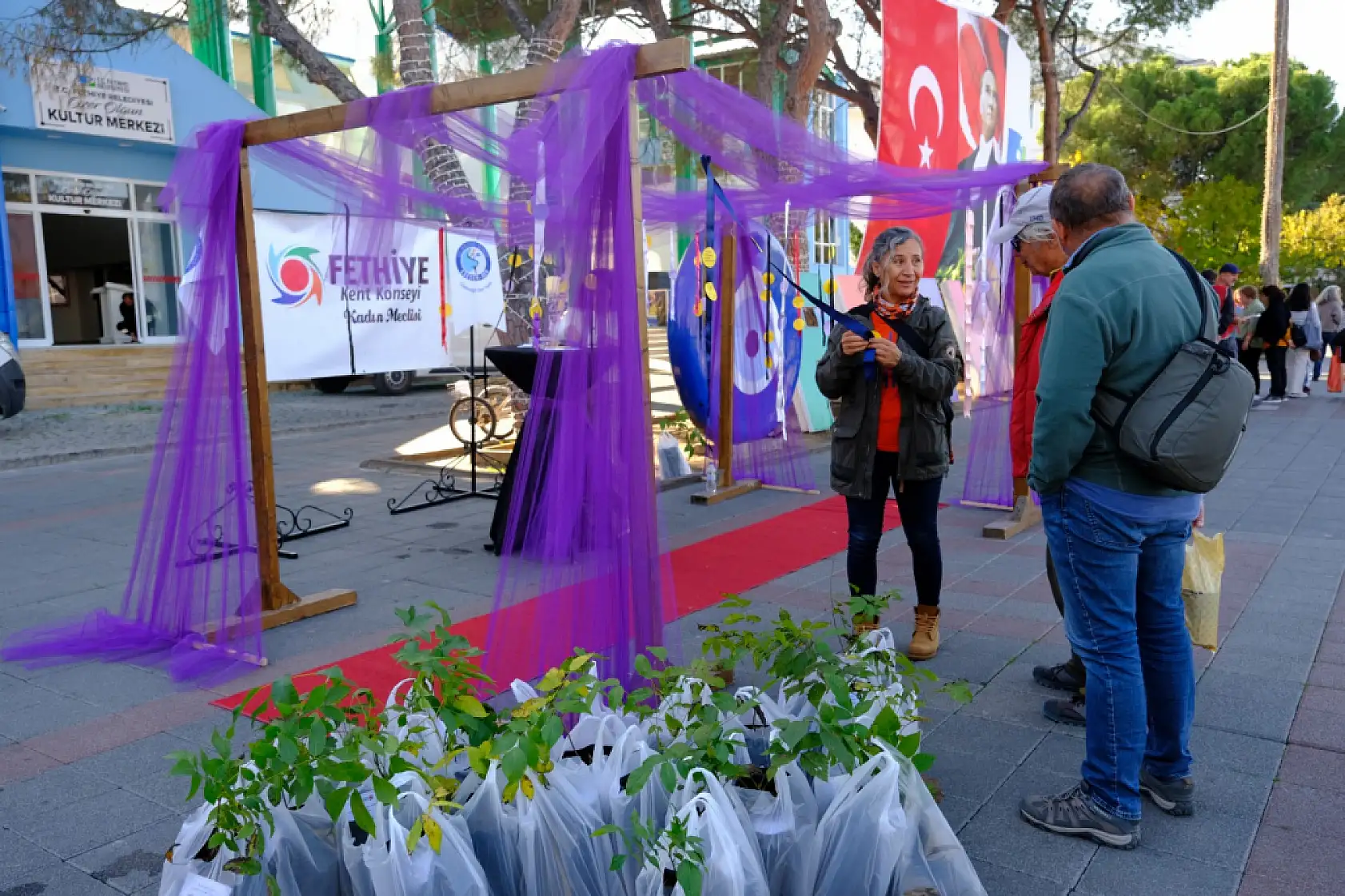 Fethiye'de kadına şiddete karşı güçlü dayanışma: Kent Konseyi'nden anlamlı etkinlik