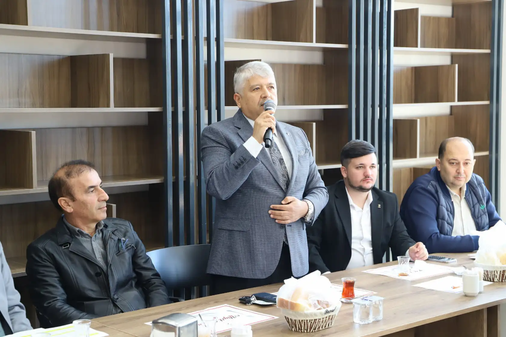 AK Parti Seydikemer İlçe Başkanlığı'ndan Mahalle Başkanları ile Kahvaltı Programı