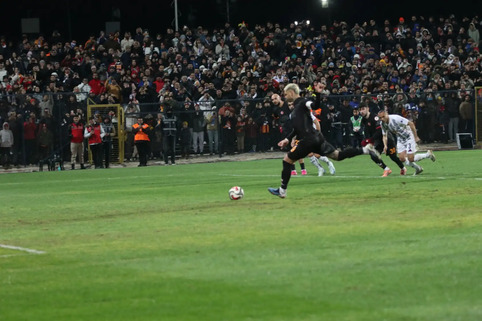 Fethiyespor, Galatasaray'a sahasında kaybetti: 1-2