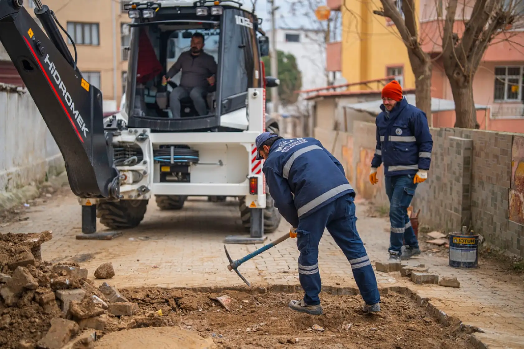Milas'ta taziye evi ve Hurdacılar Çarşısı'nda çalışmalar hızla devam ediyor
