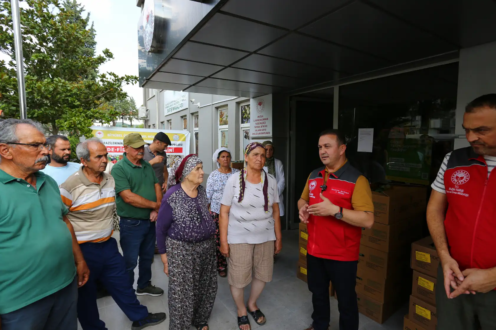 Muğla'da Kışlık Sebze Üretimi Güçleniyor: 162 Bin Fide Üreticiyle Buluştu