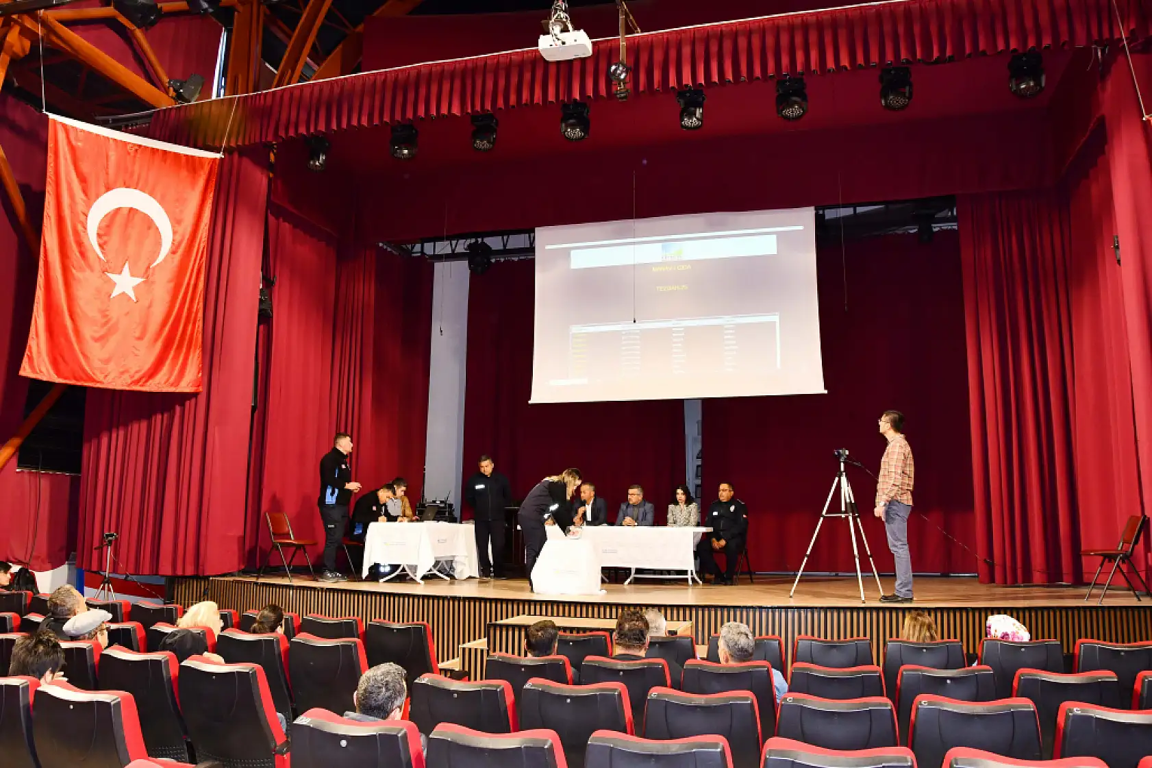 Fethiye Belediyesi'nden yeni pazar yeri için kura çekimi