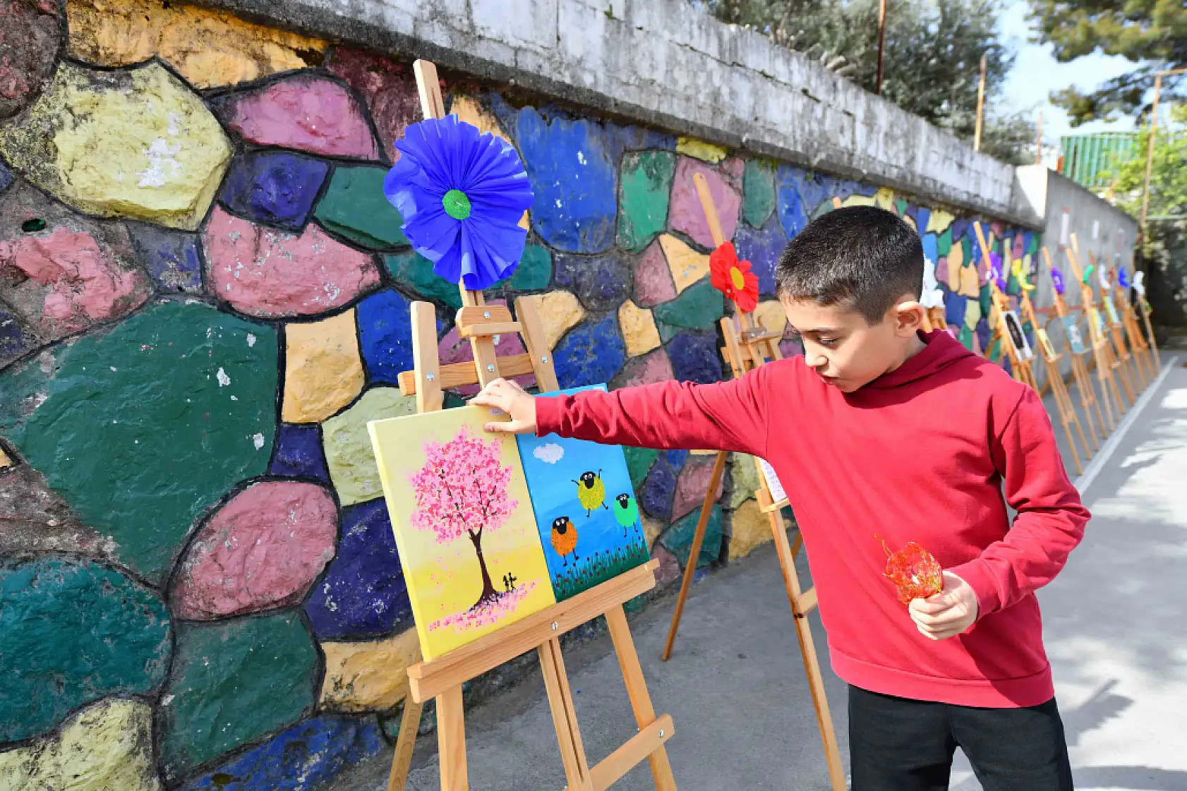 Fethiye'de Yunus Nadi İlköğretim Okulu'nda Otizm Farkındalık Sergisi düzenlendi