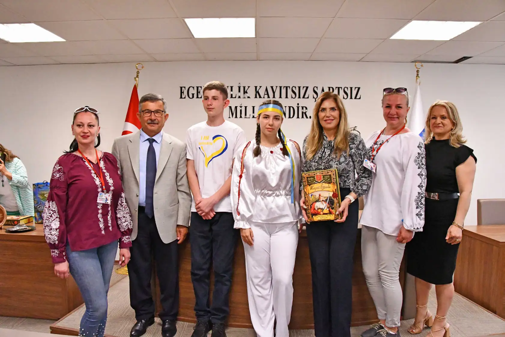 Farklı ülkelerden gelen dansçılar Fethiye Belediyesi'ni ziyaret etti