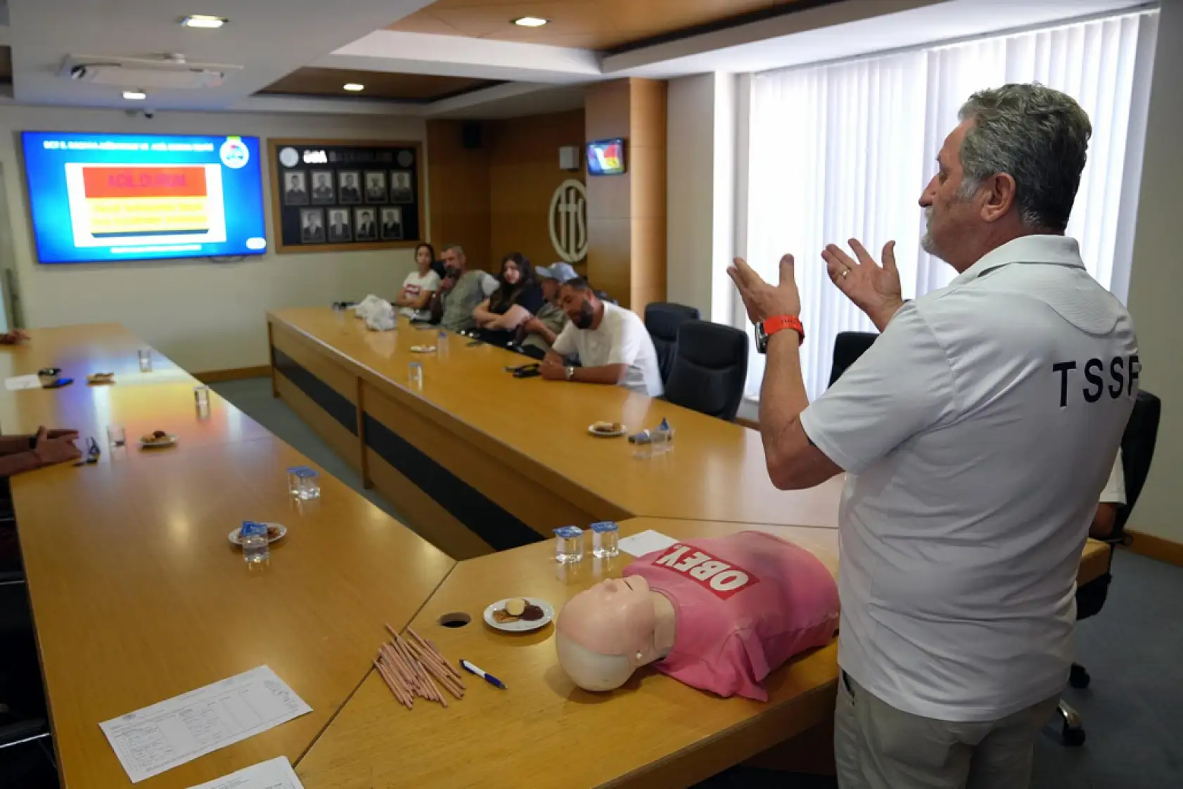 Fethiye'de 12 kişi bronz cankurtaran belgesi aldı