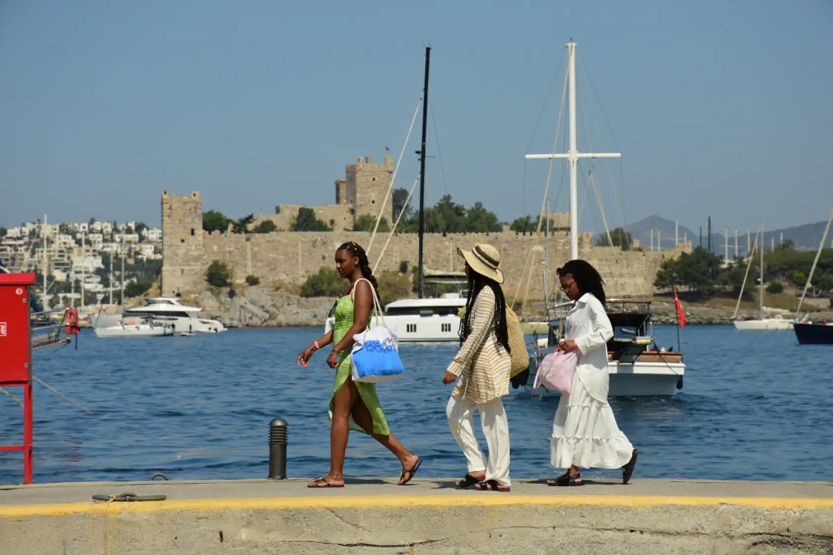 Bodrum eşsiz koylarıyla ziyaretçilerine keyifli bayram tatili yaşatıyor