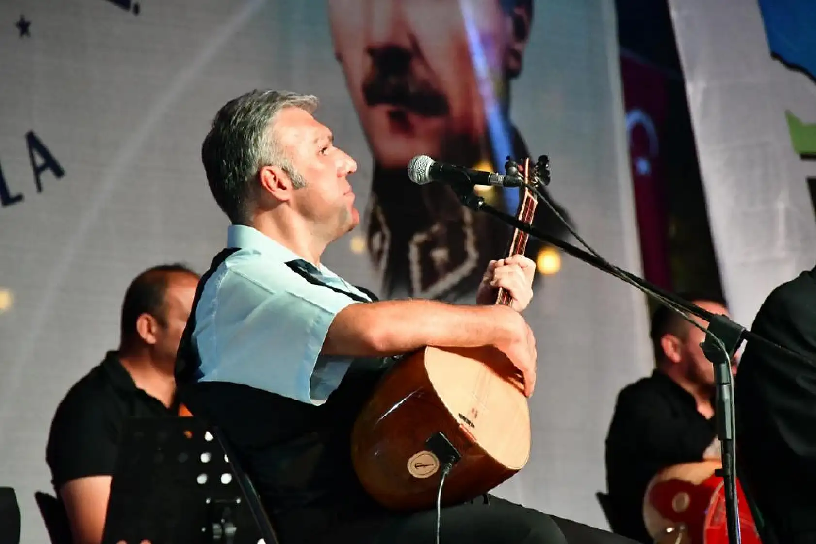 Neşet Ertaş Türkülerle Anıldı