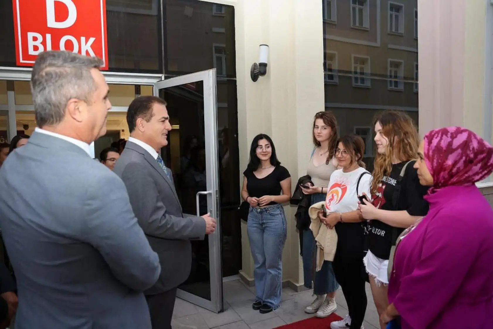 Vali Akbıyık'tan Öğrenci Yurtlarına Ziyaret