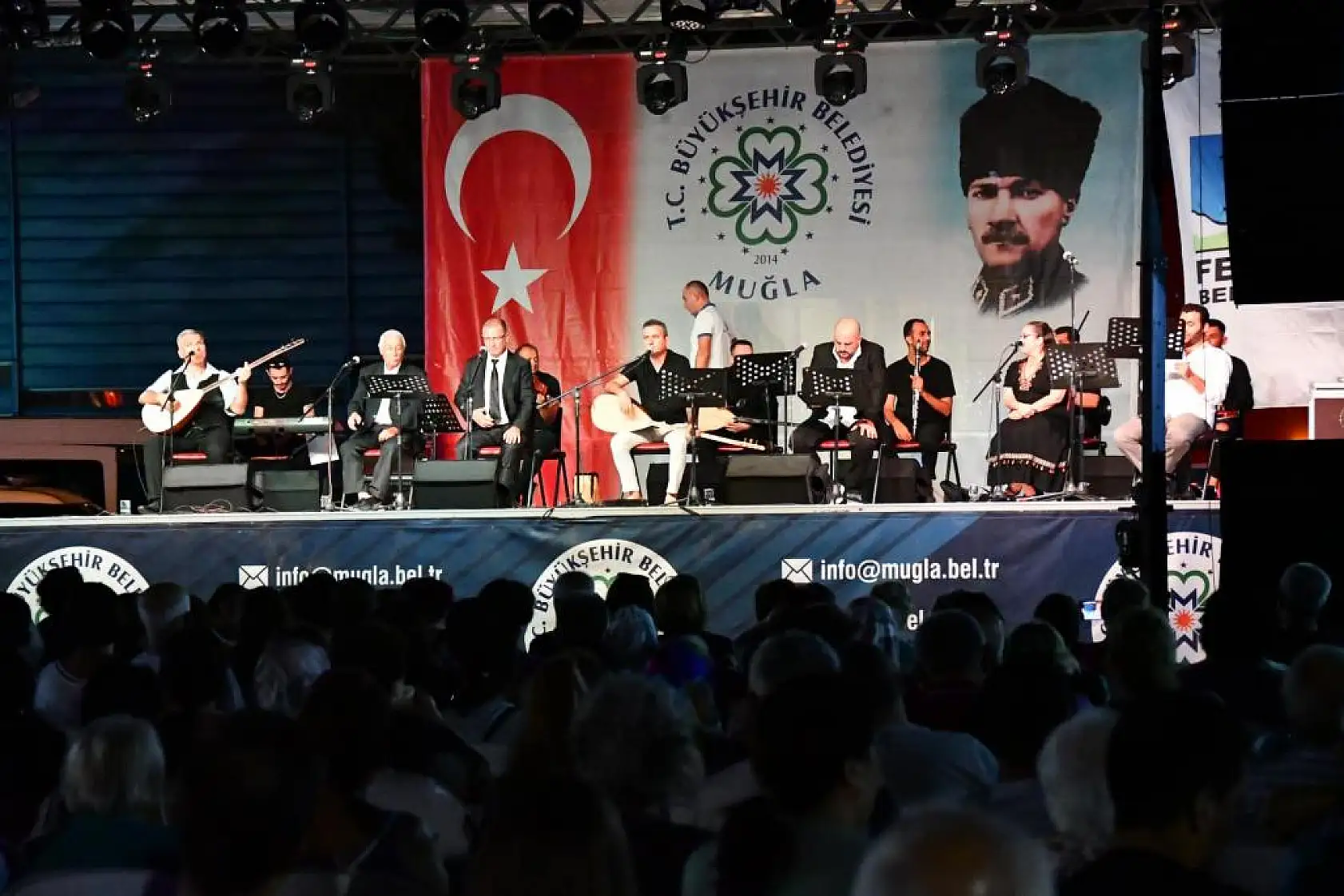 Neşet Ertaş Türkülerle Anıldı