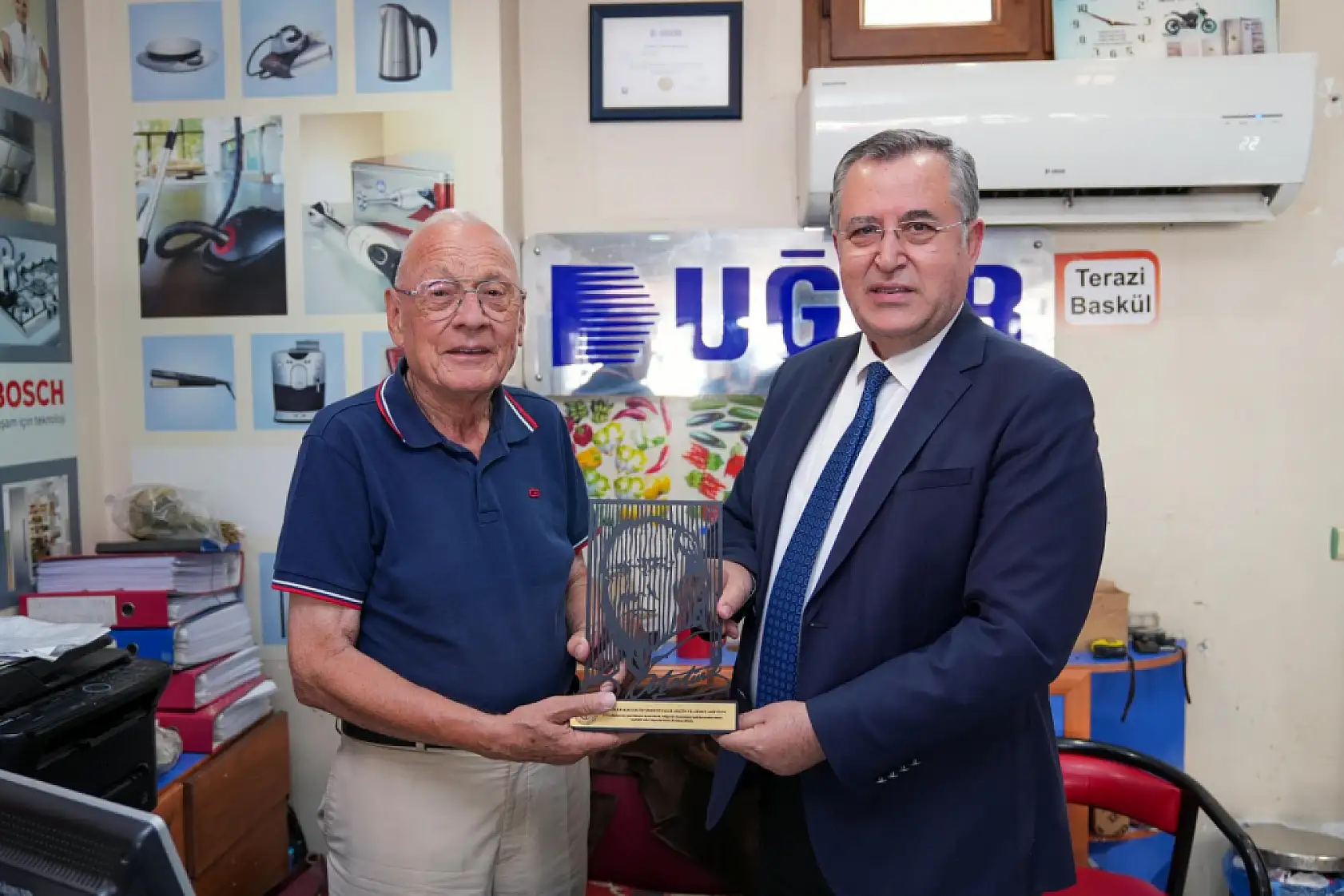 FTSO'dan 40 yılı aşan üyelerine teşekkür plaketi