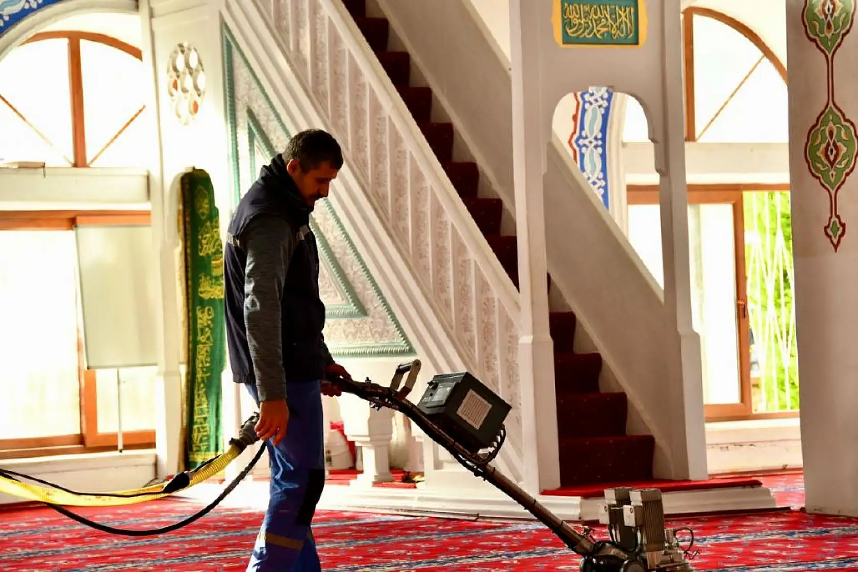 Fethiye'de Camilerde Temizliğe Başlandı