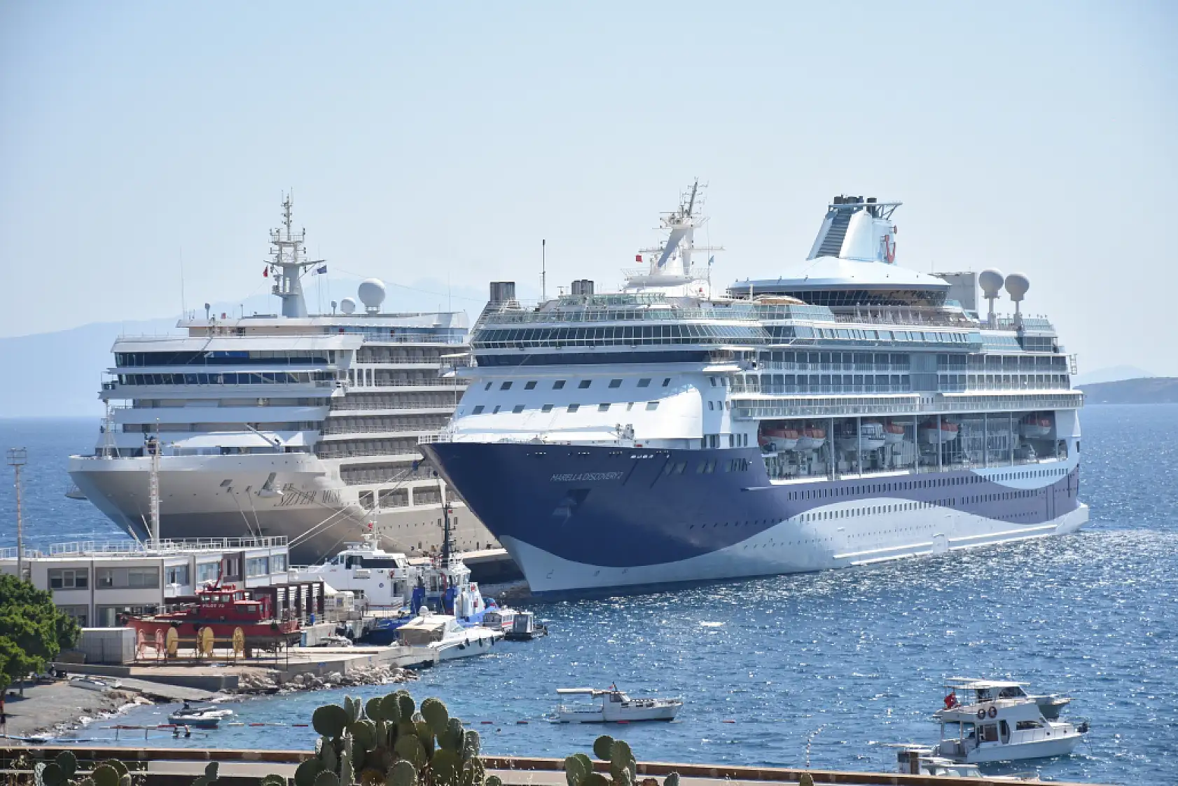 Bodrum'a iki kruvaziyerle 2 bin 406 yolcu geldi