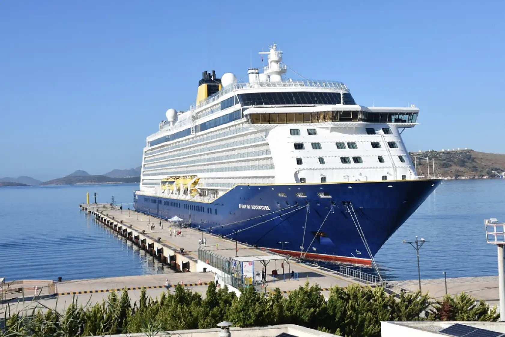 'Spirit of Adventure' isimli kruvaziyer Bodrum'a geldi