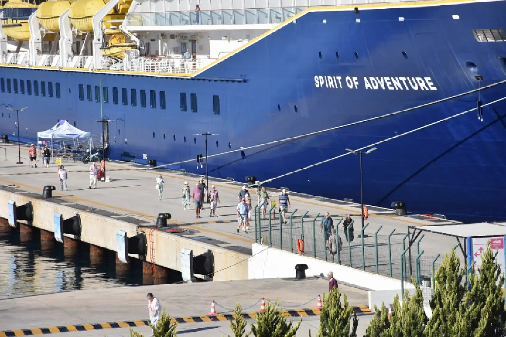 'Spirit of Adventure' isimli kruvaziyer Bodrum'a geldi