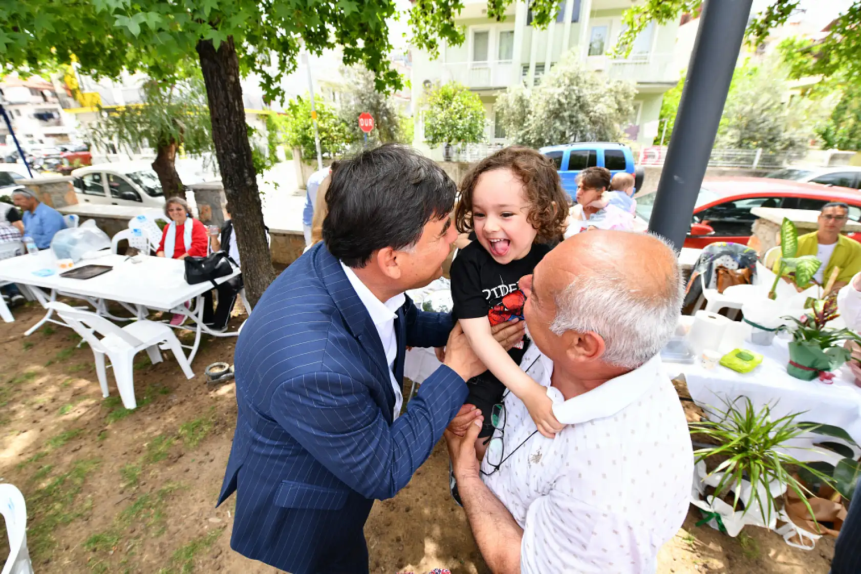 Başkan Karaca'dan ADD Kermesine Ziyaret