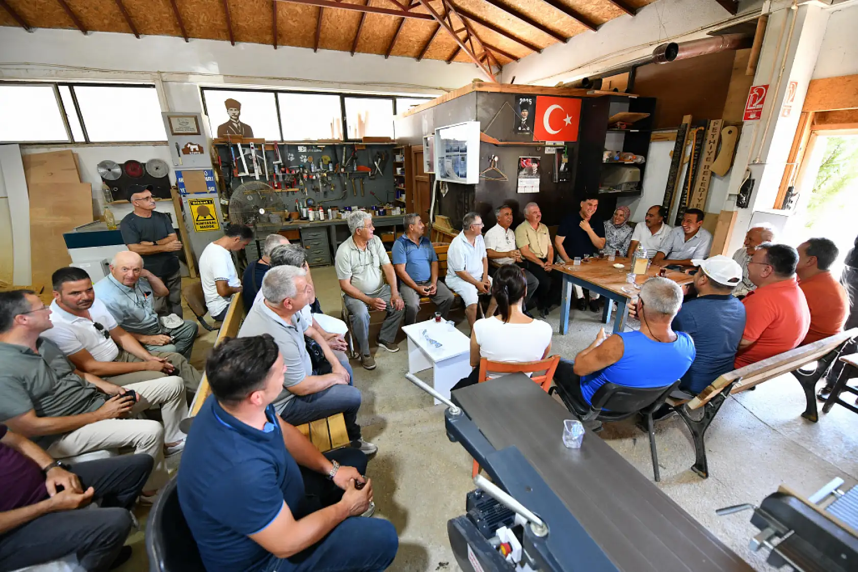 Fethiye Belediyesi'nden Türkiye'de Bir İlk: Arılar İçin İçme Suyu Noktaları Kuruldu