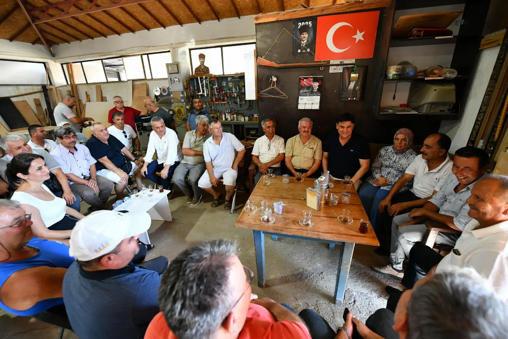 Fethiye Belediyesi'nden Türkiye'de Bir İlk: Arılar İçin İçme Suyu Noktaları Kuruldu