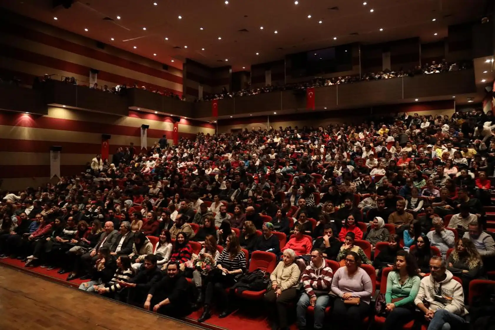 'Son Kaçamak' oyunu izleyenlerden tam puan aldı