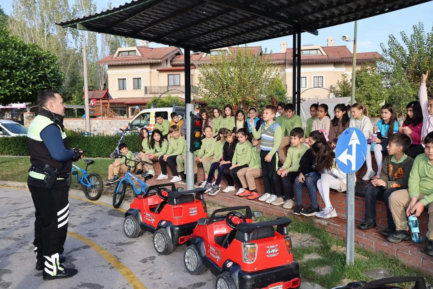 Öğrenciler önce öğrendi, sonra uyguladı