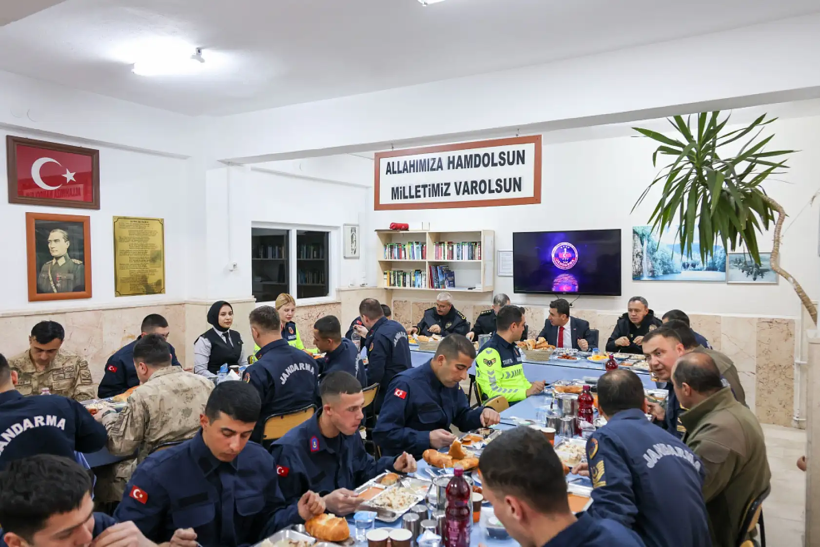 Babasıyla görüntülü görüşen Mehmetçik duygu dolu anlar yaşadı