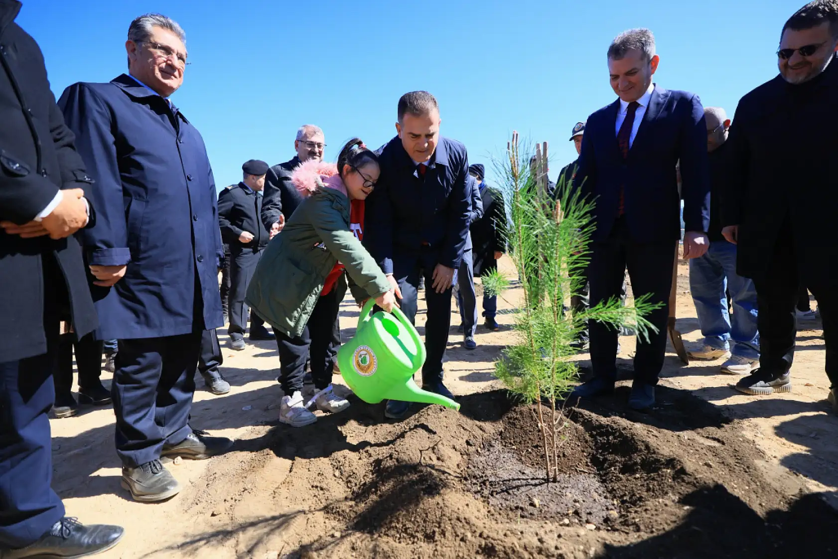 Dünya Ormancılık Günü'nde fidanlar toprak ile buluştu
