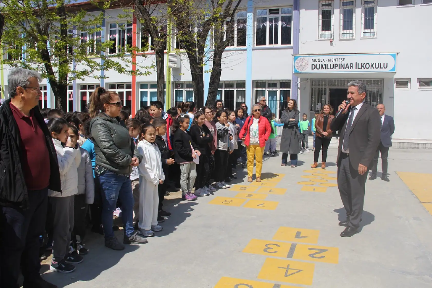 Dumlupınar İlkokulu'nda 12. Geleneksel Çocuk Oyunları başladı