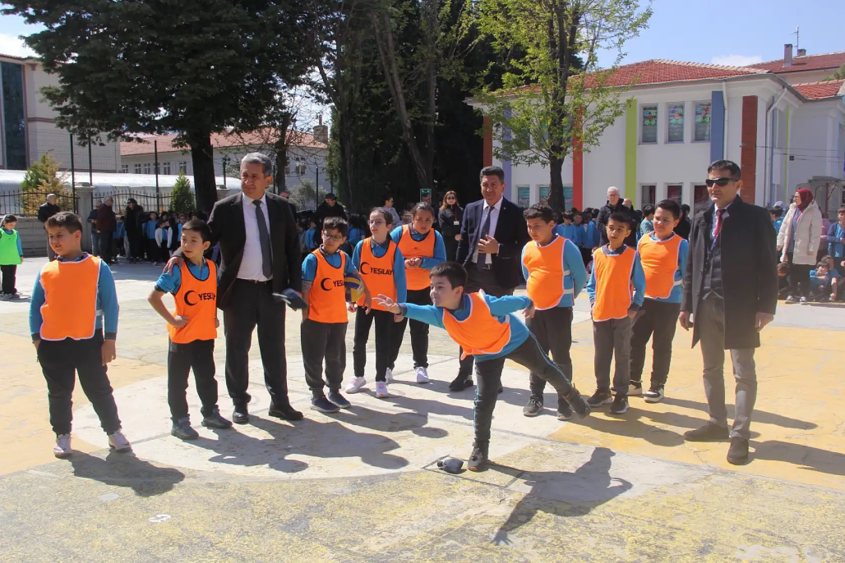 Dumlupınar İlkokulu'nda 12. Geleneksel Çocuk Oyunları başladı