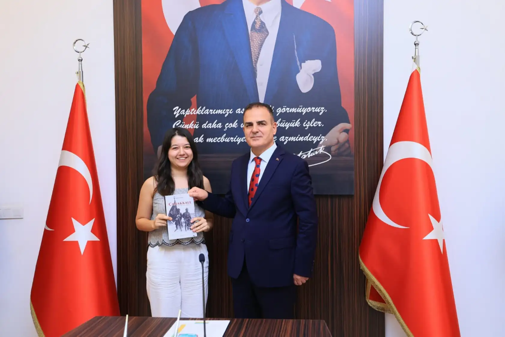 Vali Akbıyık başarılı öğrencileri ağırladı