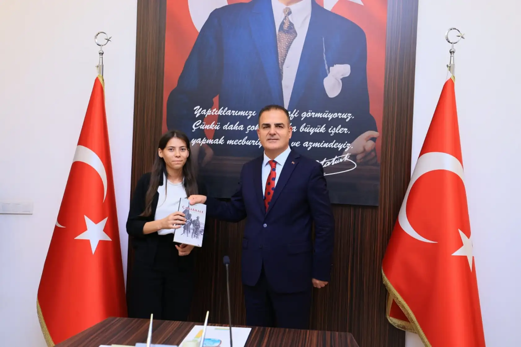 Vali Akbıyık başarılı öğrencileri ağırladı