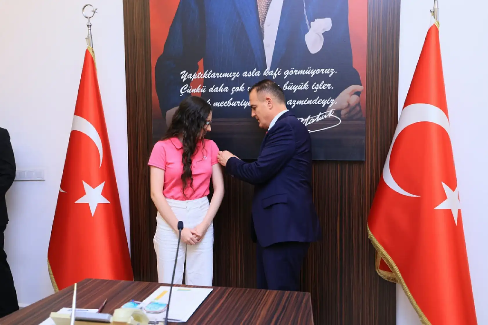 Vali Akbıyık başarılı öğrencileri ağırladı