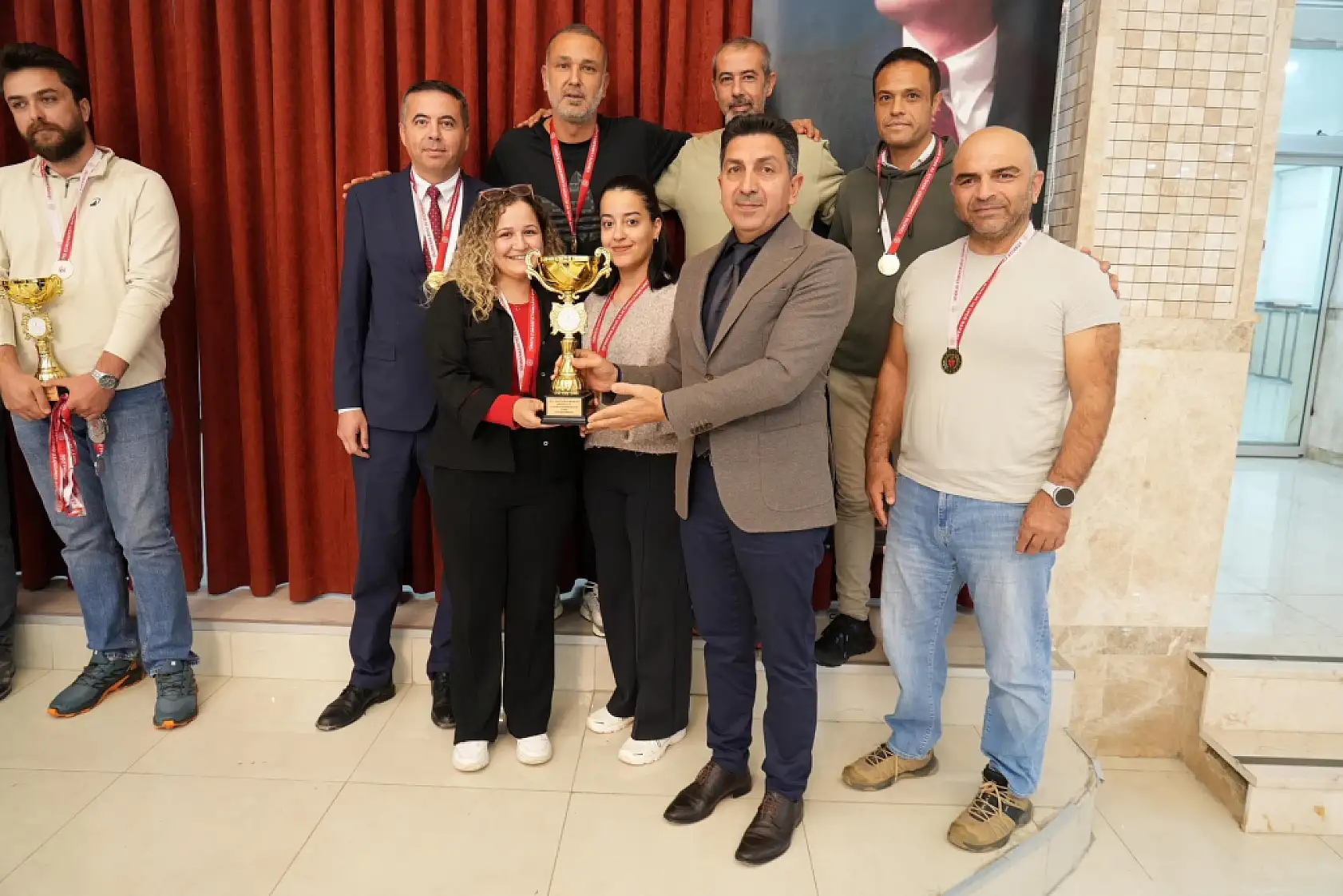 Muğla'da öğretmenler arası spor turnuvalarının ödül töreni coşkuyla gerçekleşti