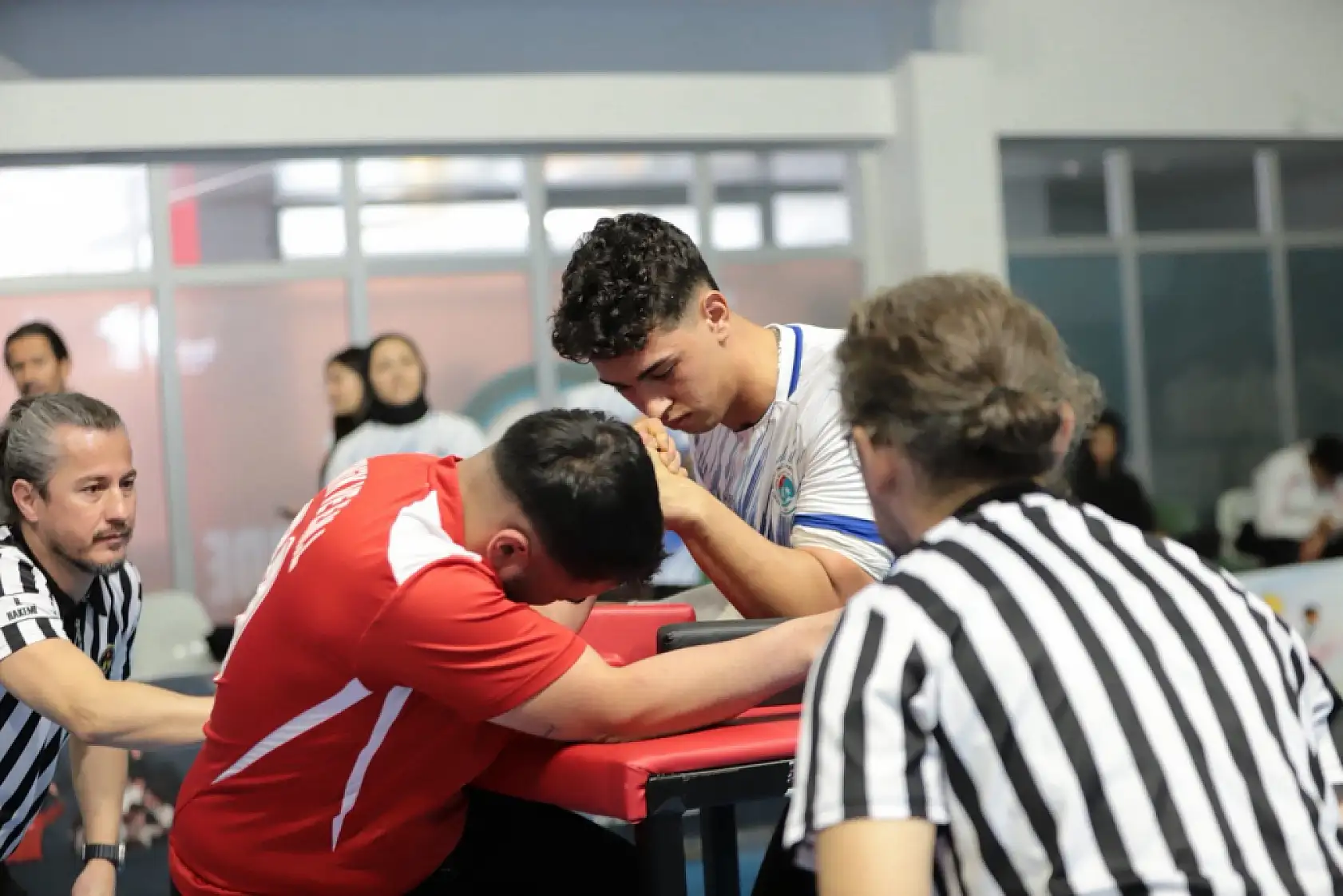 Muğla okul sporları gençler bilek güreşi il birinciliği Menteşe'de tamamlandı