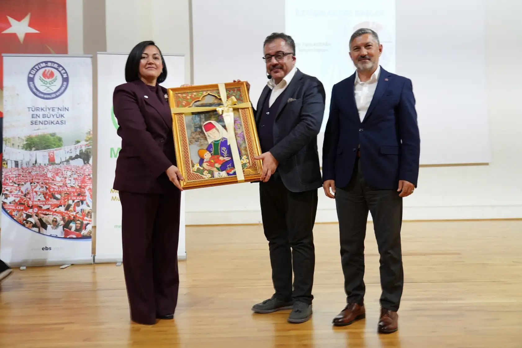 Muğla'da 'İletişim ailede başlar' konferansı gerçekleştirildi